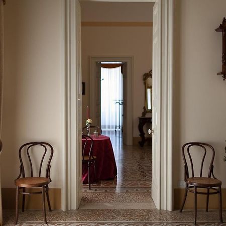 לצ'ה Palazzo Pio Apartment מראה חיצוני תמונה