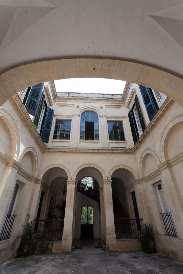 לצ'ה Palazzo Pio Apartment מראה חיצוני תמונה