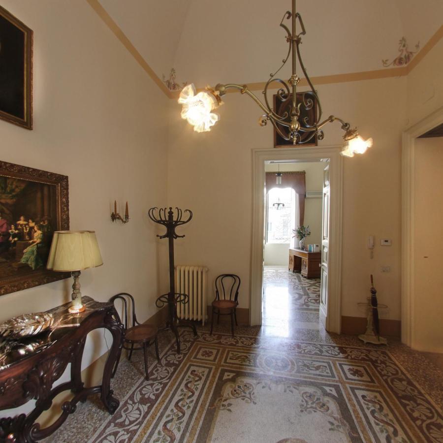לצ'ה Palazzo Pio Apartment מראה חיצוני תמונה