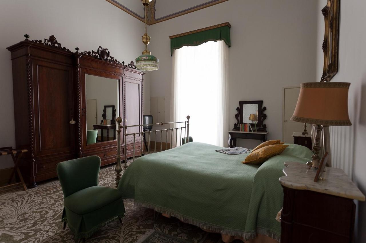לצ'ה Palazzo Pio Apartment מראה חיצוני תמונה